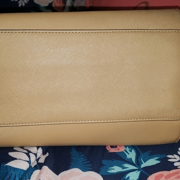 GUESS Satchel - Picture 3 of 6